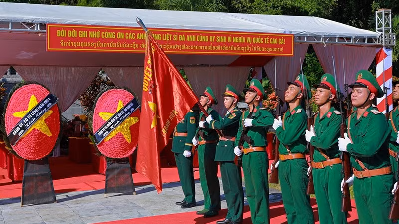 Đội quân kỳ tham gia nghi lễ truy điệu các liệt sĩ.
