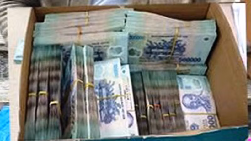 Công an thu giữ 7,5 tỷ đồng liên quan vụ việc.