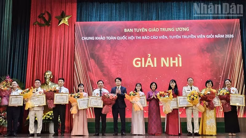 ndo_tr_4-gai-nhi.jpg
