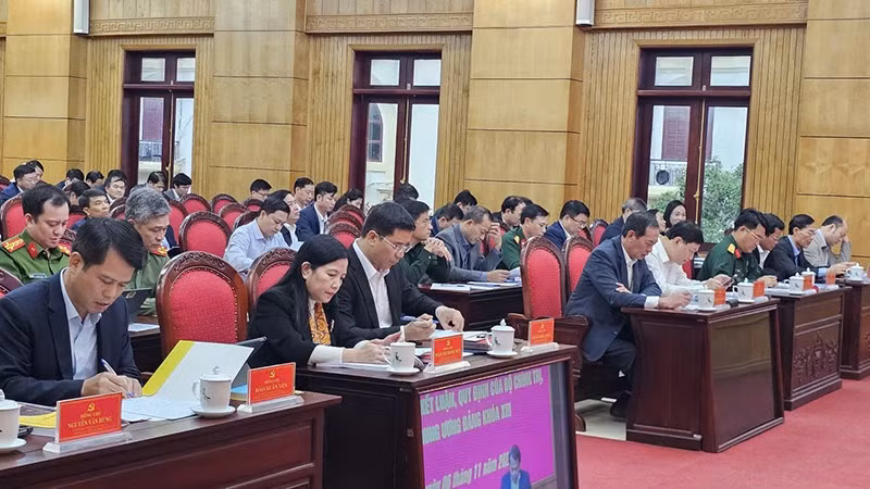 Các đại biểu tham dự hội nghị tại điểm cầu Tỉnh ủy Thanh Hóa.