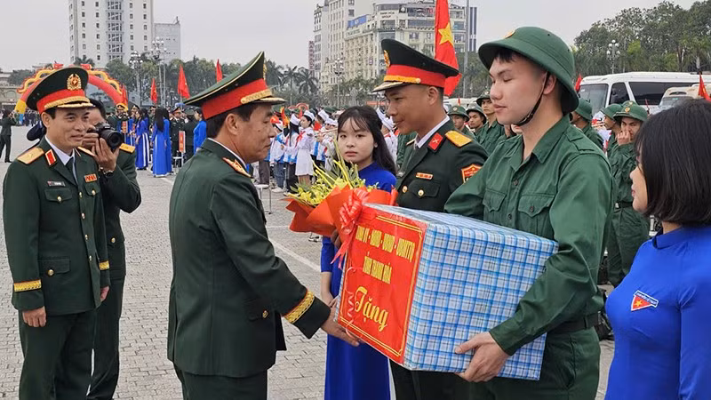 1-thu-truong-tang-hoa.jpg