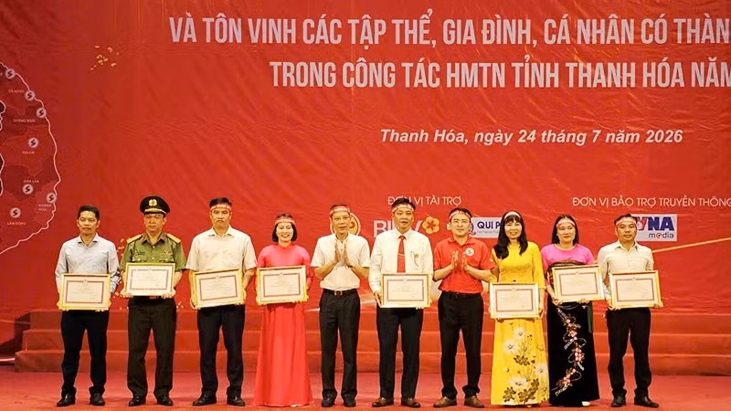 Thanh Hóa khen thưởng tập thể, gia đình tiêu biểu trong hoạt động hiến máu.