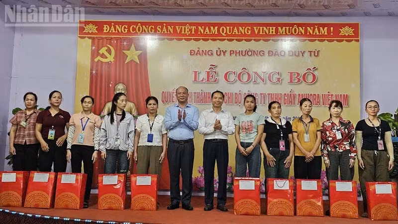 ndo_tl_3-tang-qua.jpg