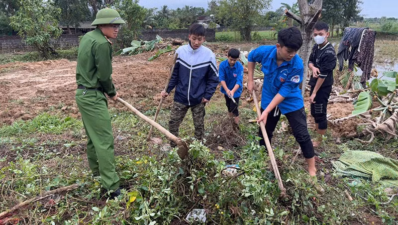 Công an thu hút thanh, thiếu niên vào các hoạt động vì cộng đồng.