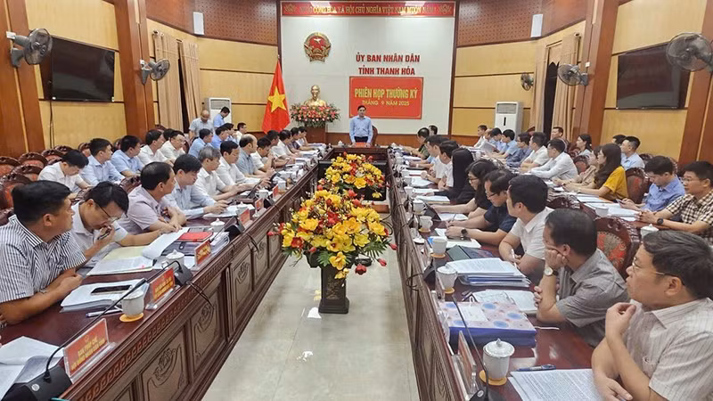 Quang cảnh phiên họp Ủy ban nhân dân tỉnh Thanh Hóa thường kỳ tháng 9.