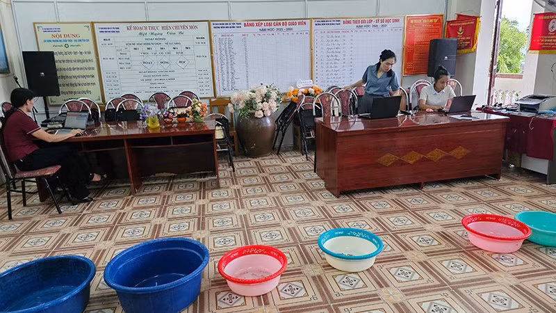 5-lam-viec.jpg