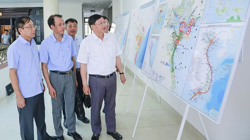 2-tham-quan.jpg