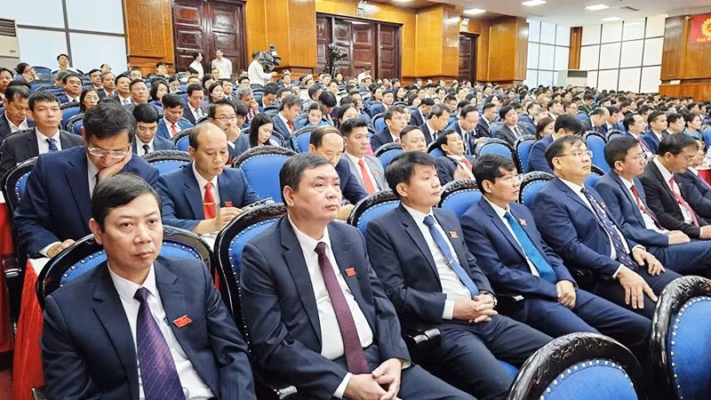 2-dai-bieu.jpg