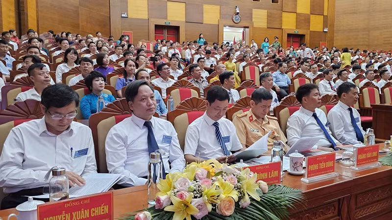 6-dai-bieu.jpg