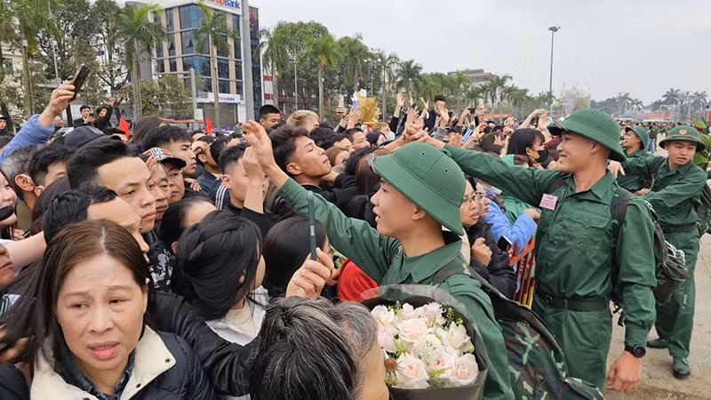 7-tan-binh-va-nguoi-than.jpg