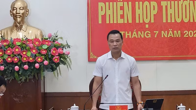 3-lanh-dao.jpg