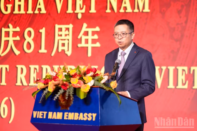 Đại sứ Phạm Thanh Bình phát biểu tại buổi lễ.