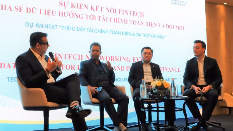 Các diễn giả chia sẻ ý kiến tại Sự kiện kết nối Fintech 2025.