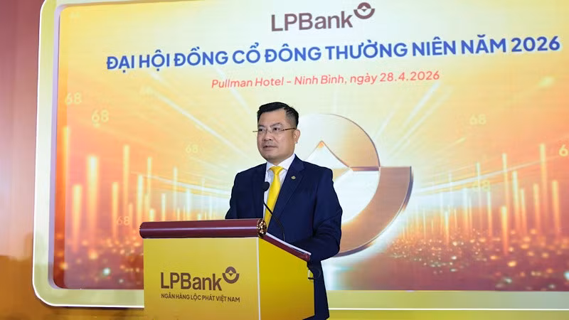 pho-chu-tich-hdqt-lpbank-bui-thai-ha-doc-dien-van-khai-mac-dhdcd-thuong-nien-nam-2026.jpg