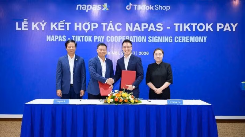 Lễ ký kết thỏa thuận hợp tác giữa NAPAS và TikTok Shop.