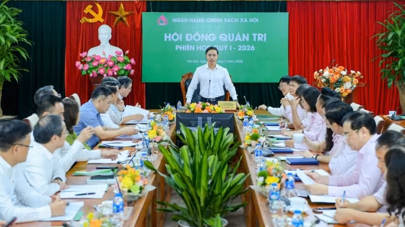 Thống đốc Ngân hàng Nhà nước Việt Nam - Chủ tịch Hội đồng Quản trị Ngân hàng Chính sách xã hội Phạm Đức Ấn phát biểu tại Phiên họp.