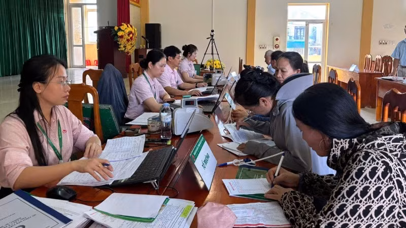 Hệ thống điểm giao dịch của Ngân hàng Chính sách xã hội tỉnh Quảng Trị luôn hoạt động tích cực phục vụ nhân dân vay vốn thuận lợi.