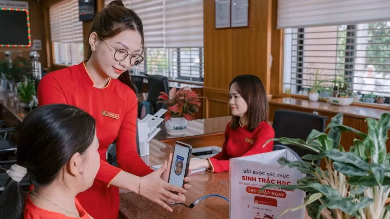 Định danh khách hàng điện tử và thu thập dữ liệu sinh trắc học, tăng cường bảo mật và độ chính xác trong giao dịch.