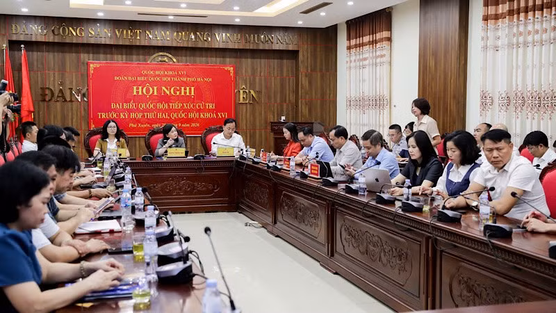 Toàn cảnh Hội nghị tiếp xúc cử tri trước Kỳ họp thứ hai, Quốc hội khóa XVI tại xã Phú Xuyên, thành phố Hà Nội. (Ảnh: KHÁNH ANH)