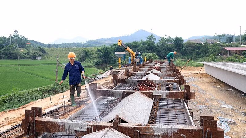 thi-cong-cau-tren-tuyen-cao-toc-tuyen-quang-ha-giang.jpg