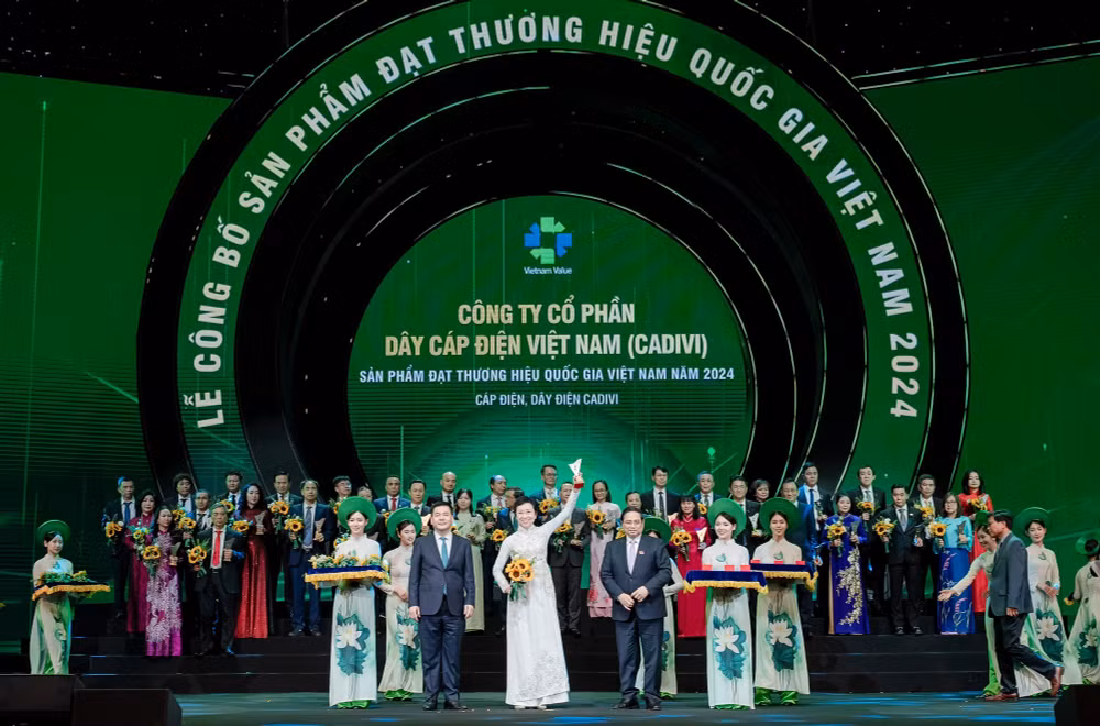 cadiv-lan-thu-9-nhan-thuong-hieu-quoc-gia-viet-nam-1730856785389615067351.jpg