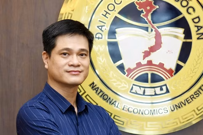 Giáo sư Tô Trung Thành, Trưởng phòng Quản lý Khoa học, giảng viên cao cấp Đại học Kinh tế quốc dân.