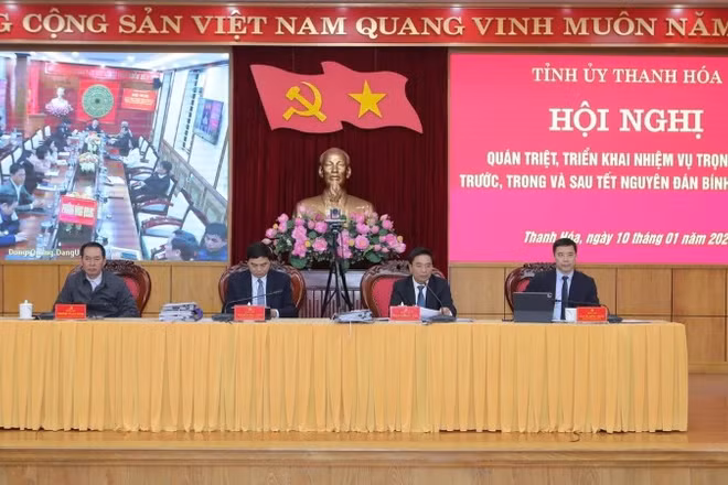 Lãnh đạo Tỉnh ủy Thanh Hóa chủ trì hội nghị.