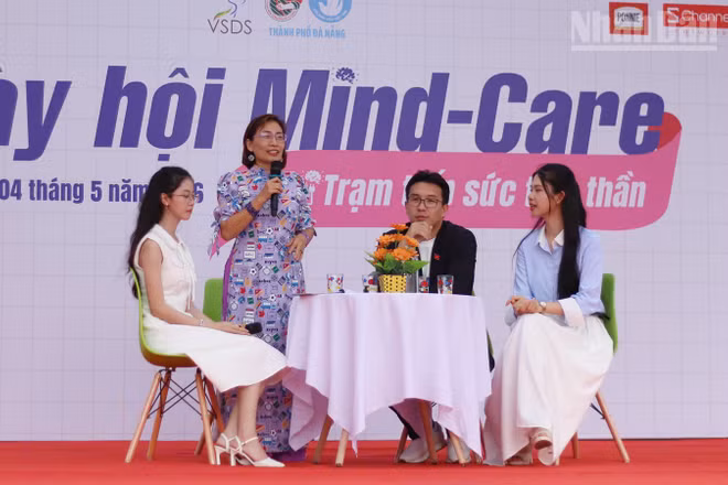 Khách mời chia sẻ tại ngày hội.