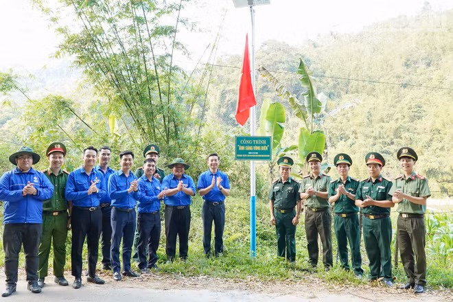 Công trình “Ánh sáng vùng biên” được khánh thành.
