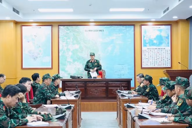 Bộ Tư lệnh Quân khu đã họp bàn, triển khai các phương án phòng chống mưa lũ.