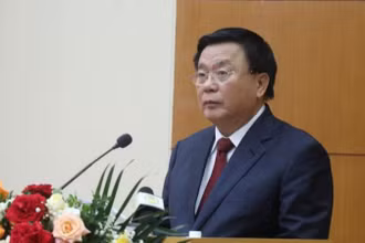 GS.TS Nguyễn Xuân Thắng Ủy viên Bộ Chính trị, Giám đốc Học viện Chính trị quốc gia Hồ Chí Minh, Chủ tịch Hội đồng Lý luận Trung ương phát biểu đề dẫn tại hội thảo.