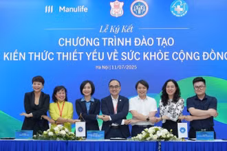 Sự hợp tác giữa Manulife Việt Nam và các cơ sở đào tạo chuyên môn y khoa góp phần giúp mang lại giá trị lâu dài cho người tham gia bảo hiểm. (Ảnh: Hiền Hà)