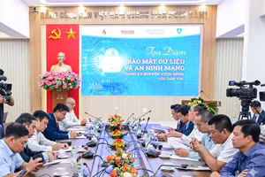 Quang cảnh buổi Tọa đàm với chủ đề “Bảo mật dữ liệu và an ninh mạng trong kỷ nguyên vươn mình của dân tộc”do Báo Nhân Dân phối hợp các đơn vị tổ chức. (Ảnh Nhật Minh)