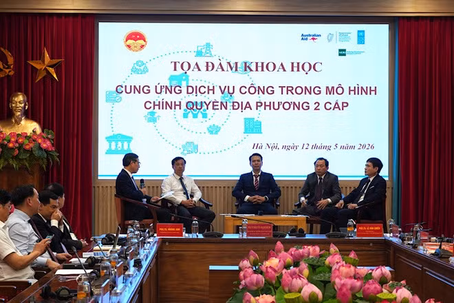 Toàn cảnh buổi tọa đàm Cung ứng dịch vụ công trong mô hình chính quyền địa phương hai cấp.