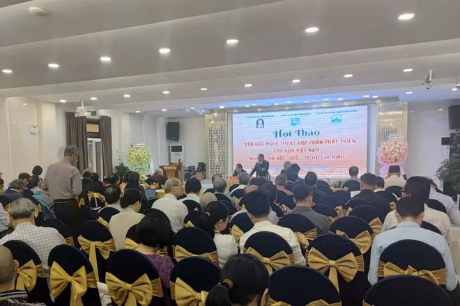 Hội thảo thu hút sự tham gia của đông đảo các nhà khoa học, văn nghệ sĩ.