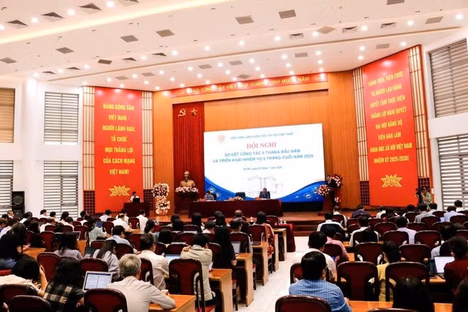 Toàn cảnh Hội nghị.