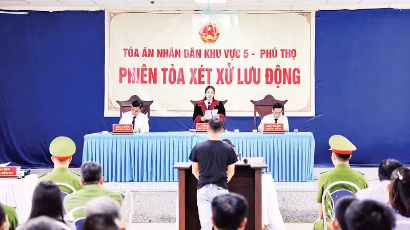 Tòa án nhân dân Khu vực 5-Phú Thọ mở phiên tòa xét xử lưu động tại cơ sở cai nghiện ma túy số 1 tỉnh Phú Thọ.