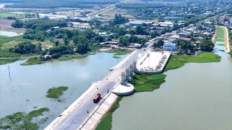 Dự án sửa chữa, nâng cấp hồ chứa nước Tha La đã hoàn thành, đưa vào sử dụng.