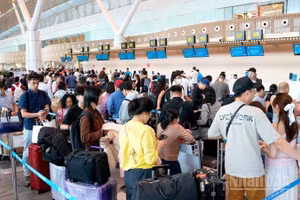 Vietnam Airlines Group bổ sung 60.000 chỗ, nâng tổng tải cung ứng lên gần 725 nghìn chỗ trên toàn mạng bay để phục vụ lượng khách tăng cao trong kỳ nghỉ lễ Quốc khánh. (Ảnh: TRUNG PHONG)