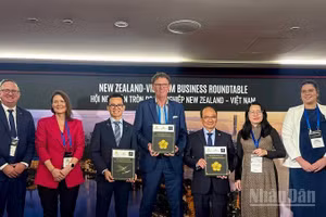Vietnam Airlines "bắt tay" Saigontourist và Distinction Hotels Group thúc đẩy du lịch Việt Nam và New Zealand. (Ảnh: TUẤN PHONG)