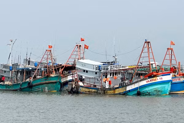 Ba tàu cá có dấu hiệu vi phạm IUU. (Ảnh: Cảnh sát biển cung cấp) 