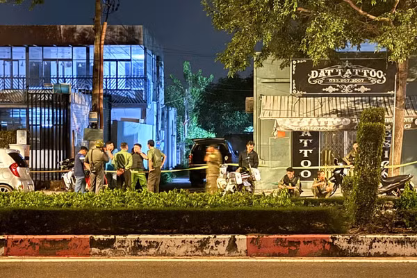 Công an phong tỏa hiện trường điều tra vụ giết người ở xã Phước Hải, Thành phố Hồ Chí Minh. (Ảnh: LÊ ĐÌNH THÌN)