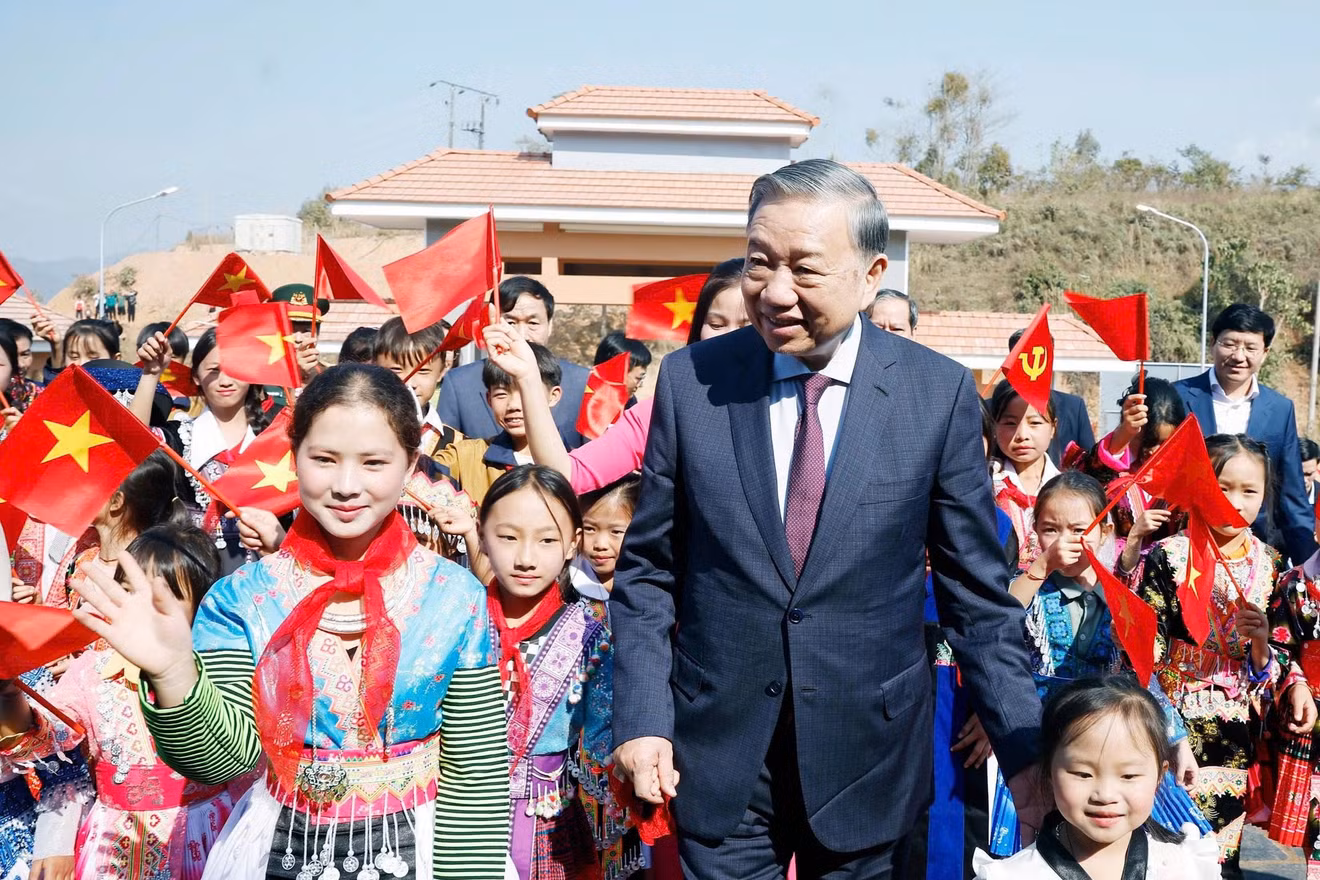 Tổng Bí thư, Chủ tịch nước Tô Lâm dự Lễ khánh thành Trường phổ thông nội trú liên cấp tiểu học và trung học cơ sở Si Pa Phìn tại Bản Nậm Chim 1, xã Si Pa Phìn, cách trung tâm tỉnh Điện Biên khoảng 100km (31/1/2026). (Ảnh: Thống Nhất/ TTXVN)