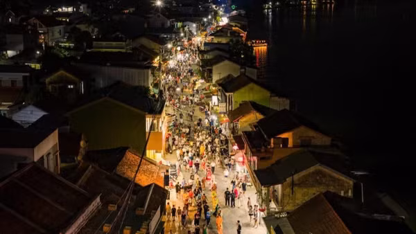 Phố cổ Bao Vinh đang được phường Hóa Châu tập trung chỉnh trang, tăng sức hút của điểm đến du lịch. (Ảnh: DƯƠNG QUANG TIẾN)