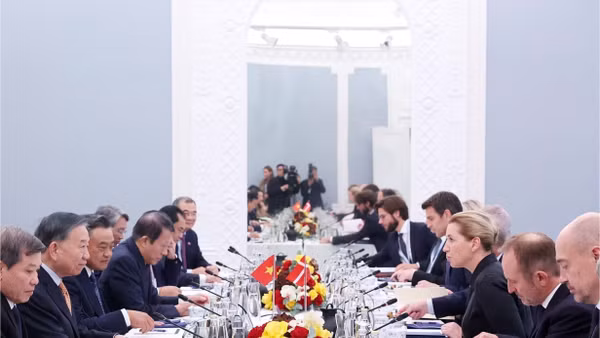 Tổng Bí thư, Chủ tịch nước Tô Lâm hội đàm với Thủ tướng Đan Mạch Mette Frederiksen. (Ảnh: Thống Nhất/TTXVN)