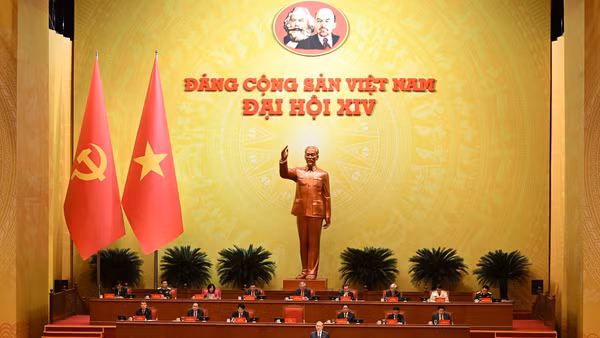 Tổng Bí thư Tô Lâm báo cáo về các văn kiện trình Đại hội XIV Đảng Cộng sản Việt Nam tại phiên khai mạc Đại hội đại biểu toàn quốc lần thứ XIV Đảng Cộng sản Việt Nam. 