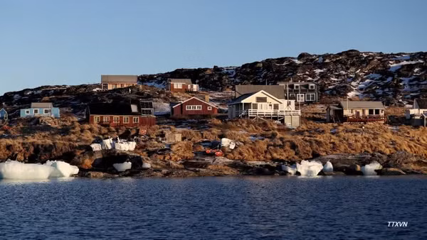 Quang cảnh gần thủ phủ Nuuk, Greenland. (Ảnh: THX/TTXVN) 