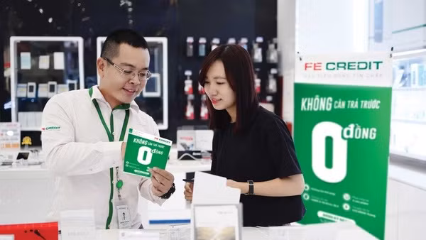 Với các nhóm sản phẩm dịch vụ chủ đạo như vay mua xe máy trả góp, vay mua hàng điện máy gia dụng trả góp... FE Credit hiện là một trong những công ty tài chính chiếm thị phần lớn nhất hiện nay. (Ảnh: THANH TÂM)