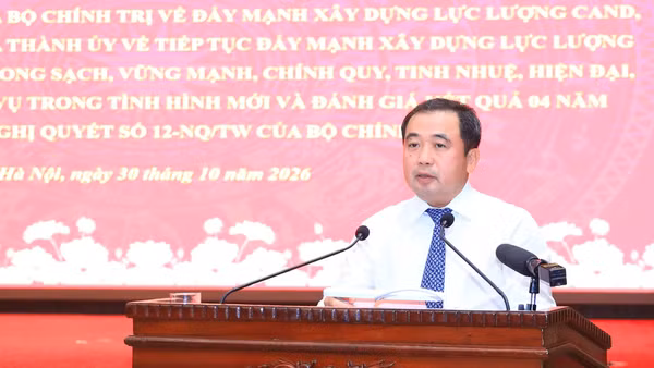 Bí thư Thành ủy Hà Nội Trần Đức Thắng phát biểu tại hội nghị. (Ảnh: THÀNH THÁI)