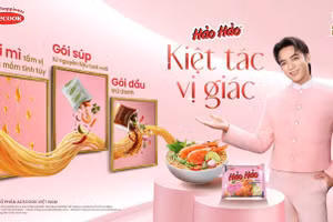 Các gói gia vị chính là bí quyết làm nên hương vị tôm chua cay đặc trưng của Hảo Hảo. (Ảnh: Acecook)